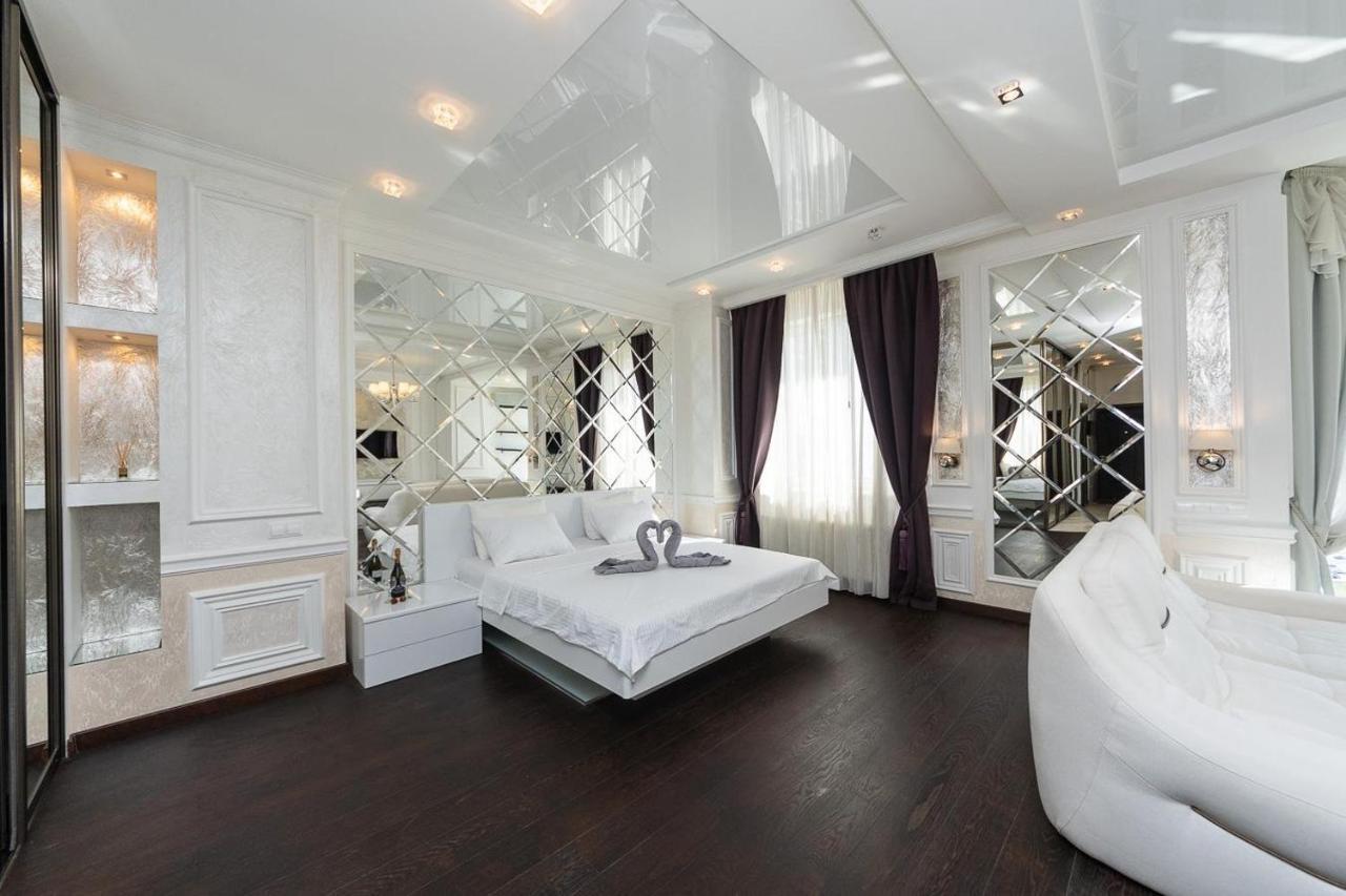 Exquisite Panoramic Views Apartment Dnipro Embankment 키예프 외부 사진