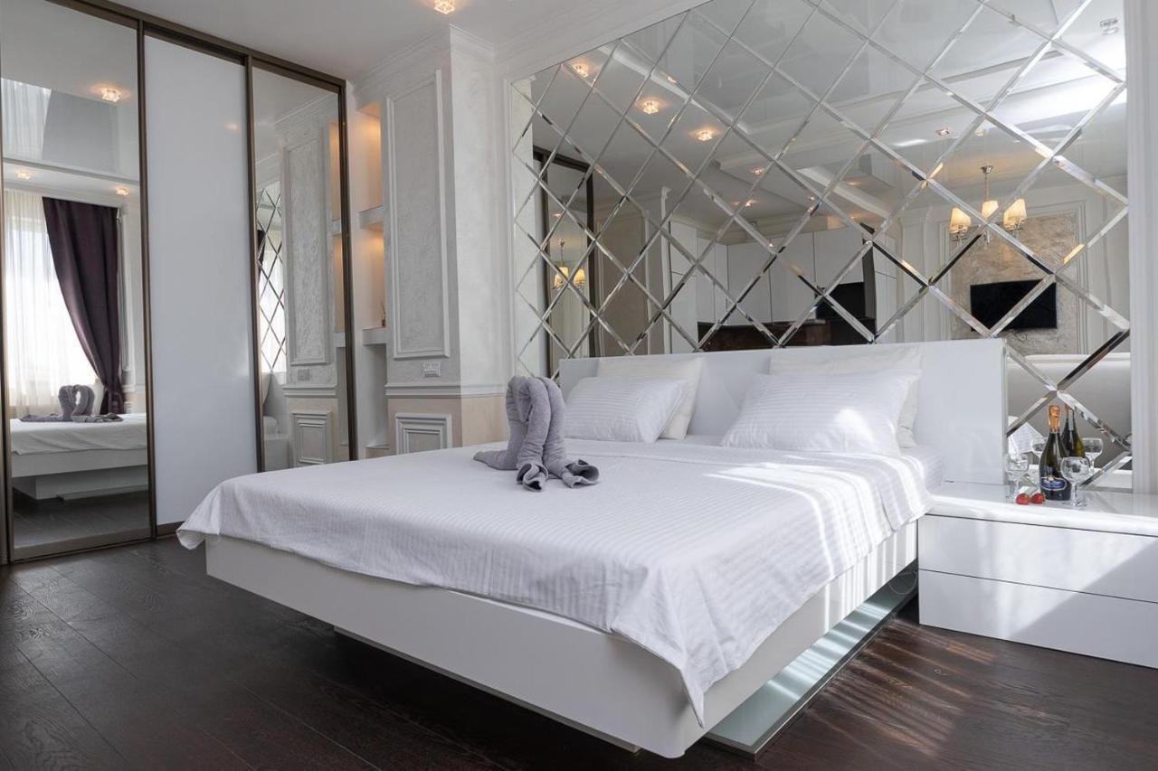 Exquisite Panoramic Views Apartment Dnipro Embankment 키예프 외부 사진